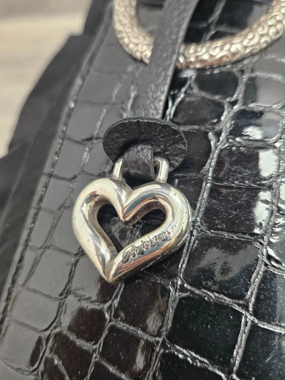 BRIGHTON HOBO PURSE BLACK MICROFIBER & CROC EMBOSSED PLEATHER SILVER HEART